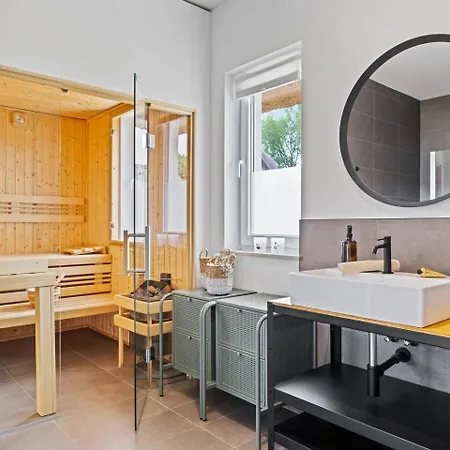 Wanderfalke - Mit Kamin Und Sauna Fuer 8 Personen *